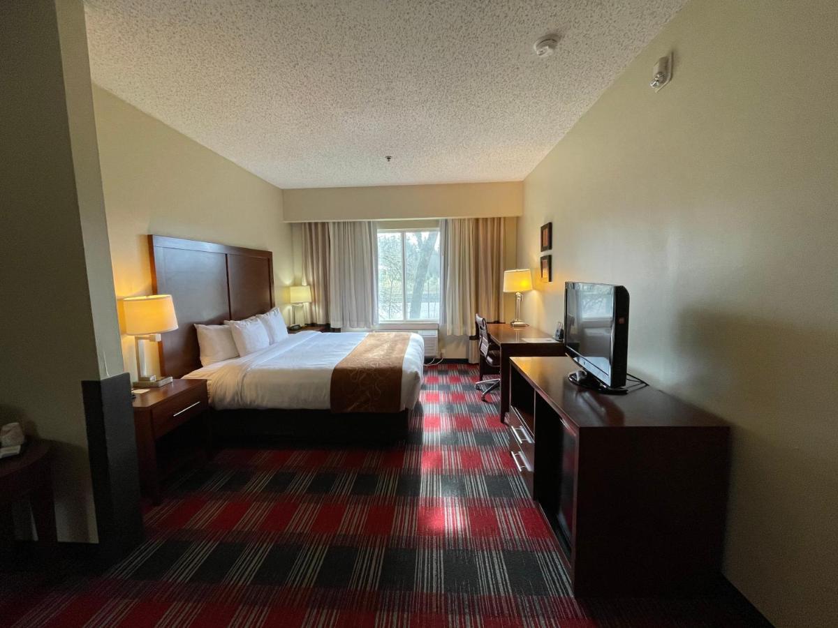 คอมฟอร์ต สวีท แวนคูเวอร์ Hotel ภายนอก รูปภาพ