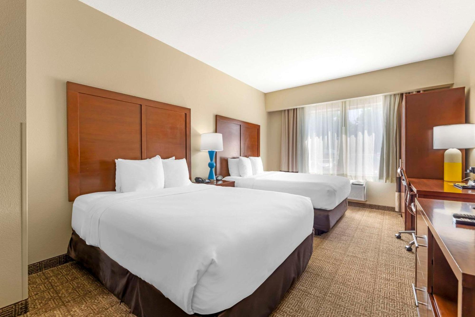คอมฟอร์ต สวีท แวนคูเวอร์ Hotel ภายนอก รูปภาพ