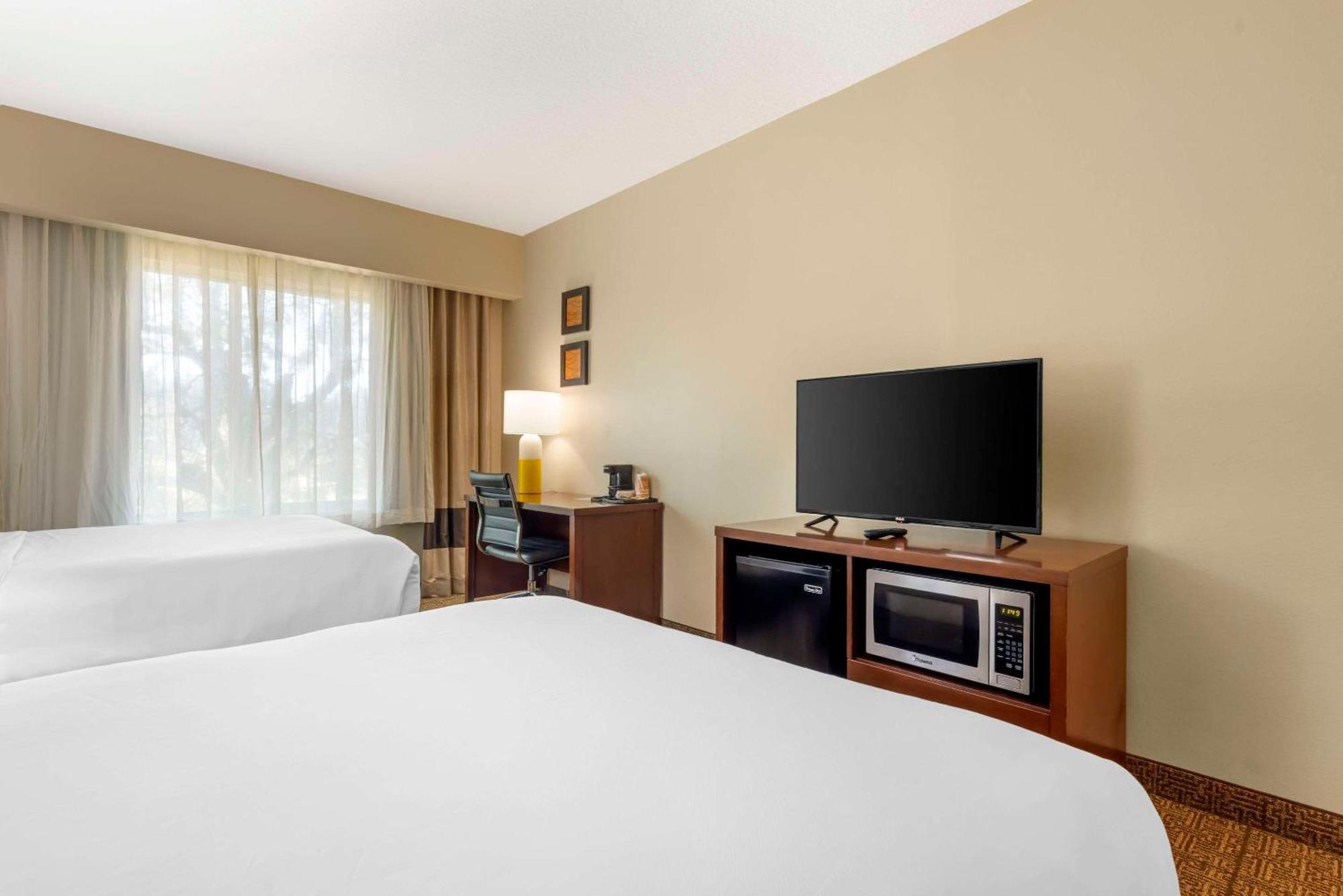 คอมฟอร์ต สวีท แวนคูเวอร์ Hotel ภายนอก รูปภาพ